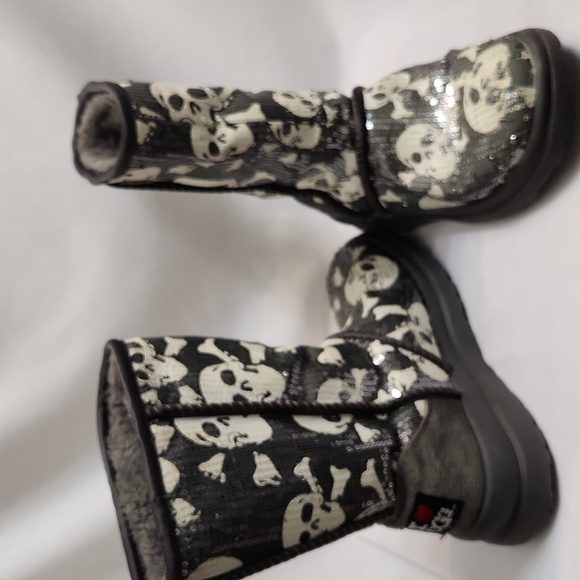 UGG Limited Edition I Love UGG Skull Sequin Boots (W Size 7) - Picture 8 of 15